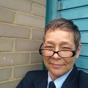 Meet your Posher, Dena